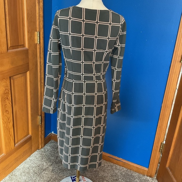 Boden Eliza Ponte Dress Geometric Square. Olive Green with Pink. Size 8 Long. - Picture 3 of 9